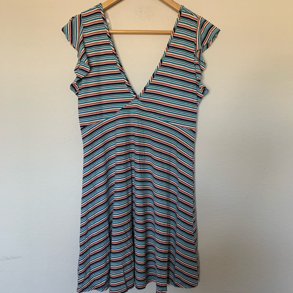 Striped v-neck mini dress🌸
